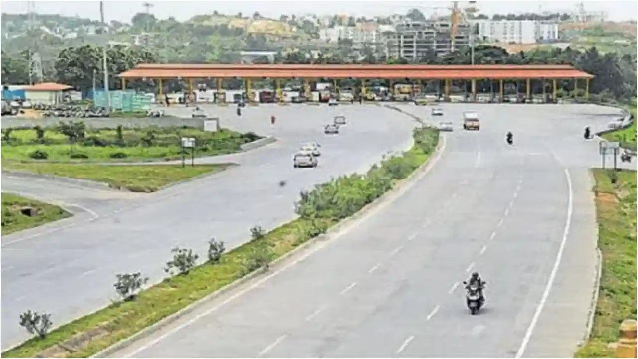 ಬೆಂಗಳೂರು: ನೈಸ್​ ರಸ್ತೆಯಲ್ಲಿ ಮತ್ತೊಂದು ಆಕ್ಸಿಡೆಂಟ್ ಬ್ಲಾಕ್ ಸ್ಪಾಟ್ ಸರಿಪಡಿಸಿದ ಟ್ರಾಫಿಕ್ ಪೊಲೀಸರು