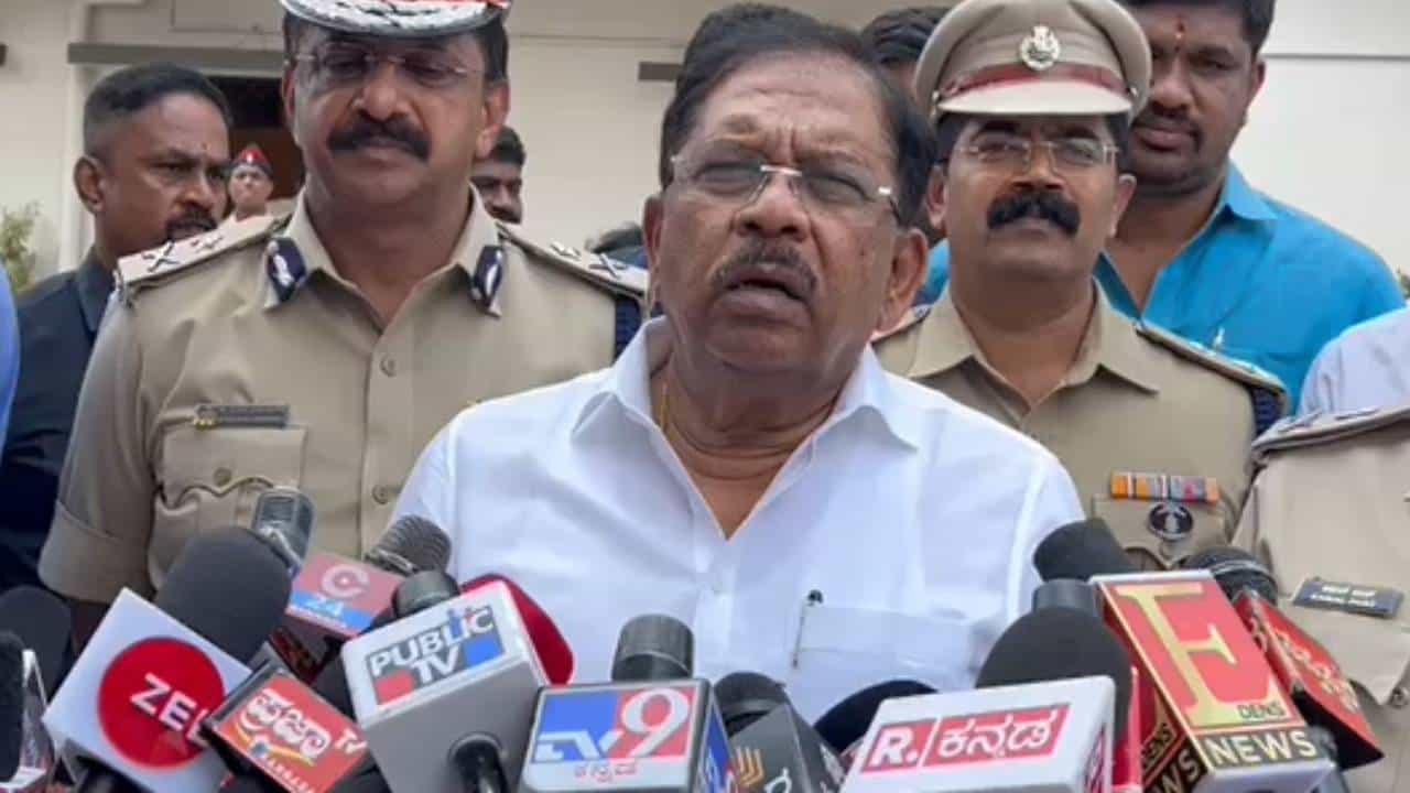 ಅತ್ತಿಬೆಲೆ ದುರಂತ ನಮಗೊಂದು ಪಾಠ: ರಾಜ್ಯಾದ್ಯಂತ ಪಟಾಕಿ ನಿಷೇಧಕ್ಕೆ ಚಿಂತನೆ: ಗೃಹ ಸಚಿವ ಜಿ ಪರಮೇಶ್ವರ್ ಅತ್ತಿಬೆಲೆ ದುರಂತ ನಮಗೊಂದು ಪಾಠ: ರಾಜ್ಯಾದ್ಯಂತ ಪಟಾಕಿ ನಿಷೇಧಕ್ಕೆ ಚಿಂತನೆ: ಗೃಹ ಸಚಿವ ಜಿ ಪರಮೇಶ್ವರ್