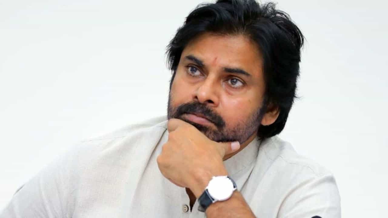 ತಮ್ಮದೇ ಸಿನಿಮಾ ಹೆಸರು ಮರೆತ ಪವನ್​ ಕಲ್ಯಾಣ್​; ವೇದಿಕೆ ಮೇಲೆ ತಡಬಡಾಯಿಸಿದ ಹೀರೋ