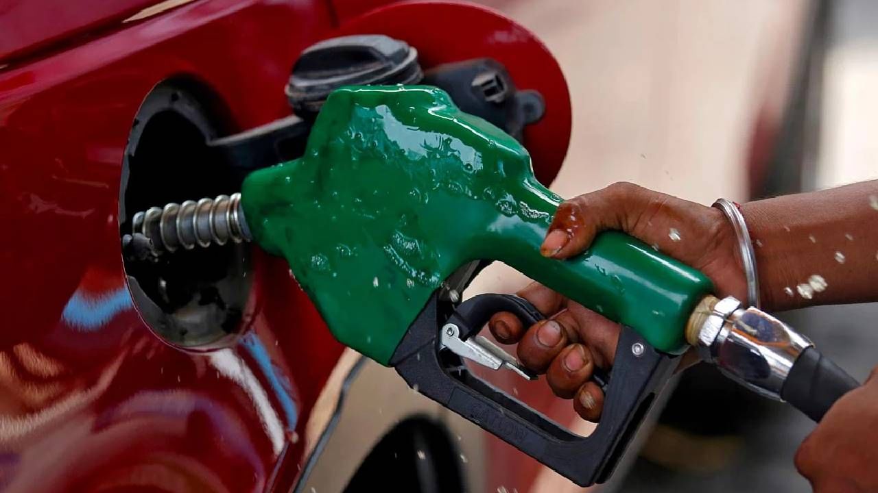 Petrol Price on October 23: ಬೆಂಗಳೂರು ಸೇರಿ ದೇಶದ ಪ್ರಮುಖ ನಗರಗಳಲ್ಲಿ ಅಕ್ಟೋಬರ್ 23ರಂದು ಪೆಟ್ರೋಲ್, ಡೀಸೆಲ್ ದರ ಎಷ್ಟಿದೆ, ವಿವರ ಇಲ್ಲಿದೆ