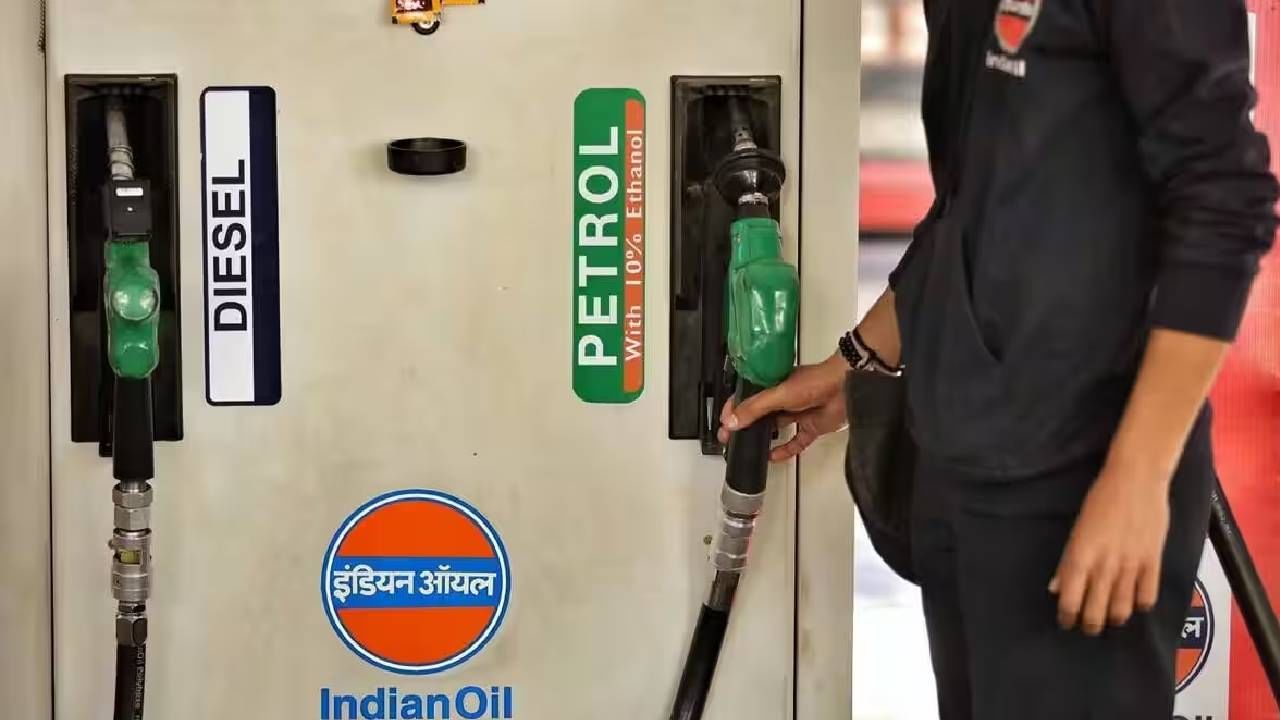 Petrol Price on October 24: ಬೆಂಗಳೂರು ಸೇರಿ ದೇಶದ ಪ್ರಮುಖ ನಗರಗಳಲ್ಲಿ ಅಕ್ಟೋಬರ್ 24ರಂದು ಪೆಟ್ರೋಲ್, ಡೀಸೆಲ್ ದರ ಎಷ್ಟಿದೆ, ವಿವರ ಇಲ್ಲಿದೆ