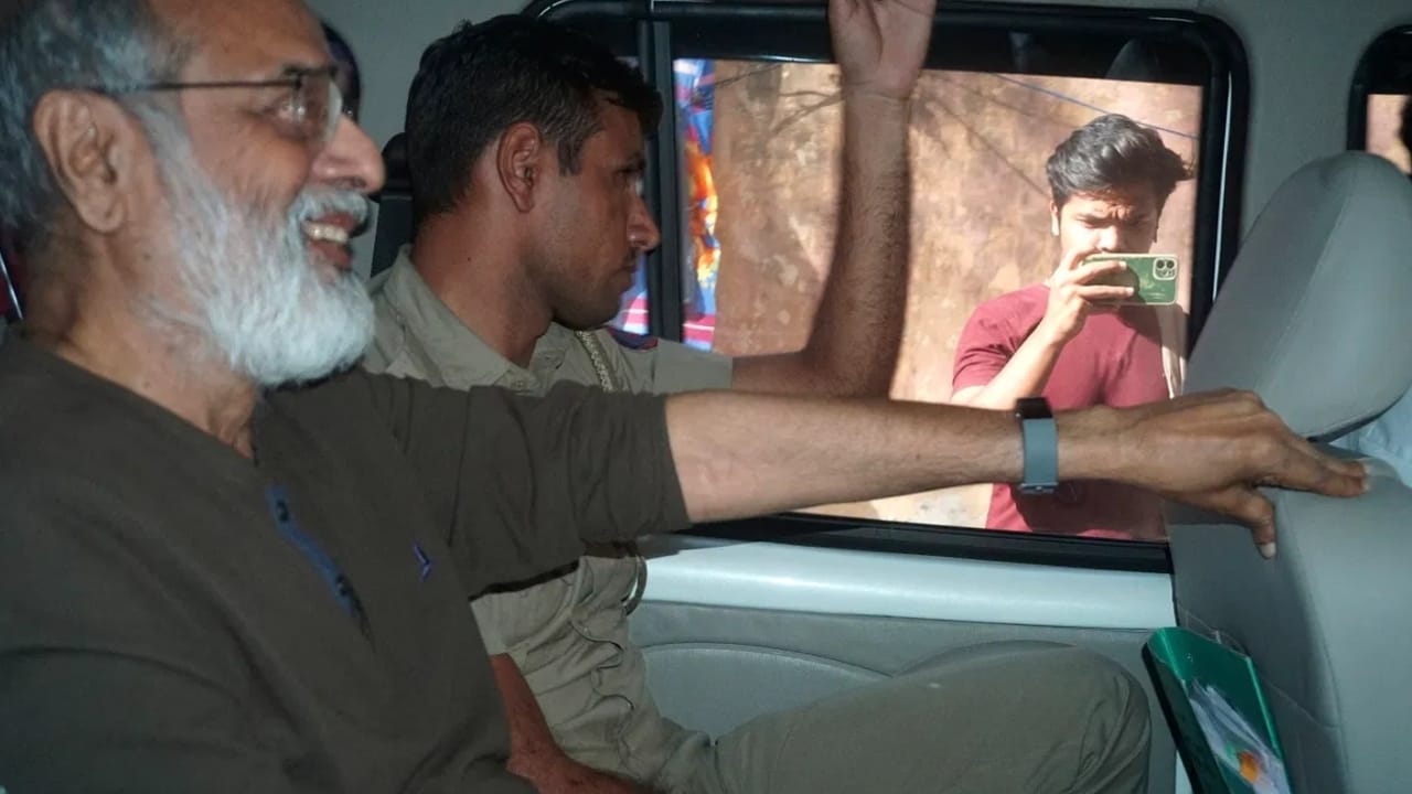 ನ್ಯೂಸ್ಕ್ಲಿಕ್ ಸಂಸ್ಥಾಪಕ, ಎಚ್ಆರ್ ಮುಖ್ಯಸ್ಥರಿಗೆ ನವೆಂಬರ್ 2ರವರೆಗೆ ಪೊಲೀಸ್ ಕಸ್ಟಡಿ ನ್ಯೂಸ್ಕ್ಲಿಕ್ ಸಂಸ್ಥಾಪಕ, ಎಚ್ಆರ್ ಮುಖ್ಯಸ್ಥರಿಗೆ ನವೆಂಬರ್ 2ರವರೆಗೆ ಪೊಲೀಸ್ ಕಸ್ಟಡಿ