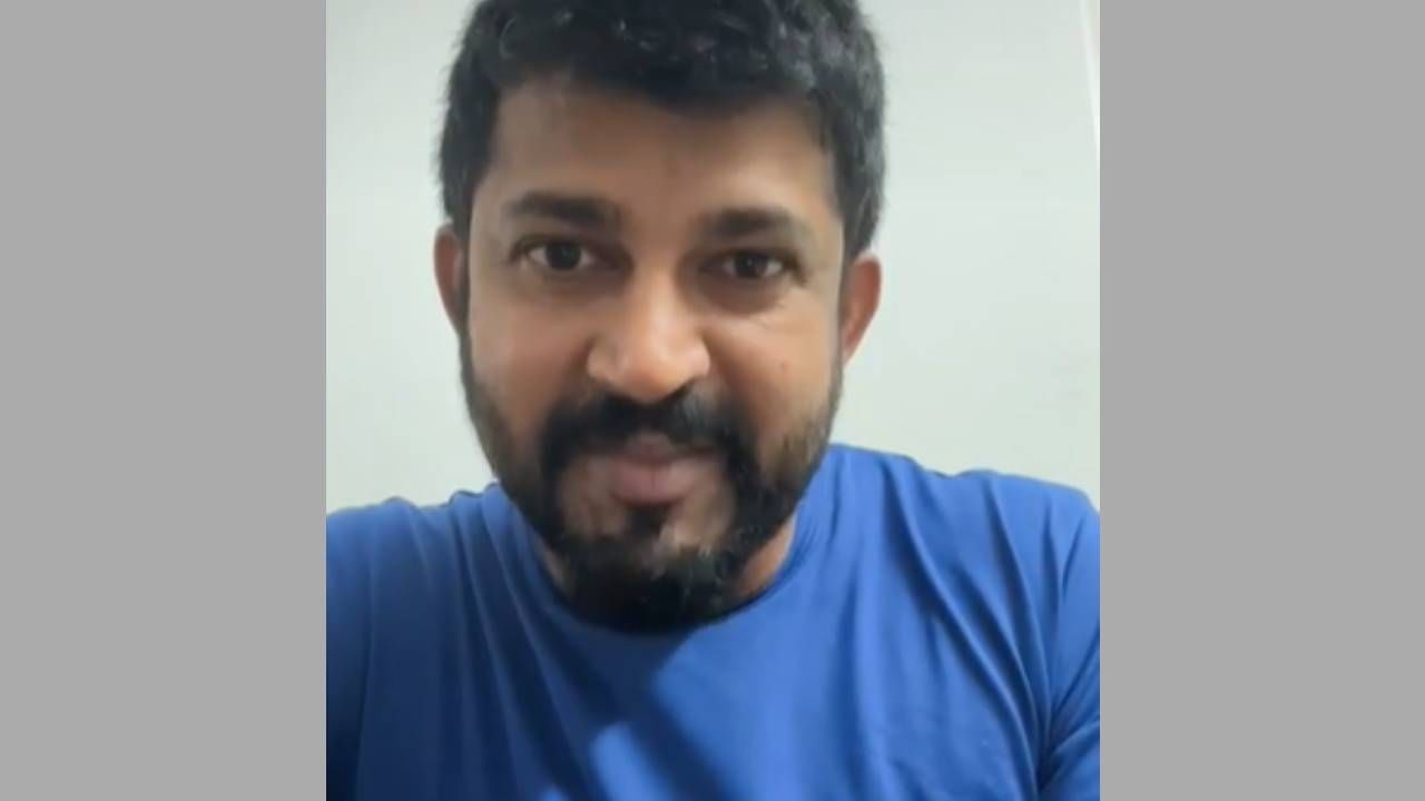 ಮಹಿಷ ದಸರಾ ಹೆಸರಿನಲ್ಲಿ ಚಾಮುಂಡೇಶ್ವರಿಗೆ ಅಪಮಾನ: ಫೇಸ್ಬುಕ್ ಲೈವ್ನಲ್ಲಿ ಸಂಸದ ಪ್ರತಾಪ್ ಸಿಂಹ ಆಕ್ರೋಶ ಮಹಿಷ ದಸರಾ ಹೆಸರಿನಲ್ಲಿ ಚಾಮುಂಡೇಶ್ವರಿಗೆ ಅಪಮಾನ: ಫೇಸ್ಬುಕ್ ಲೈವ್ನಲ್ಲಿ ಸಂಸದ ಪ್ರತಾಪ್ ಸಿಂಹ ಆಕ್ರೋಶ 