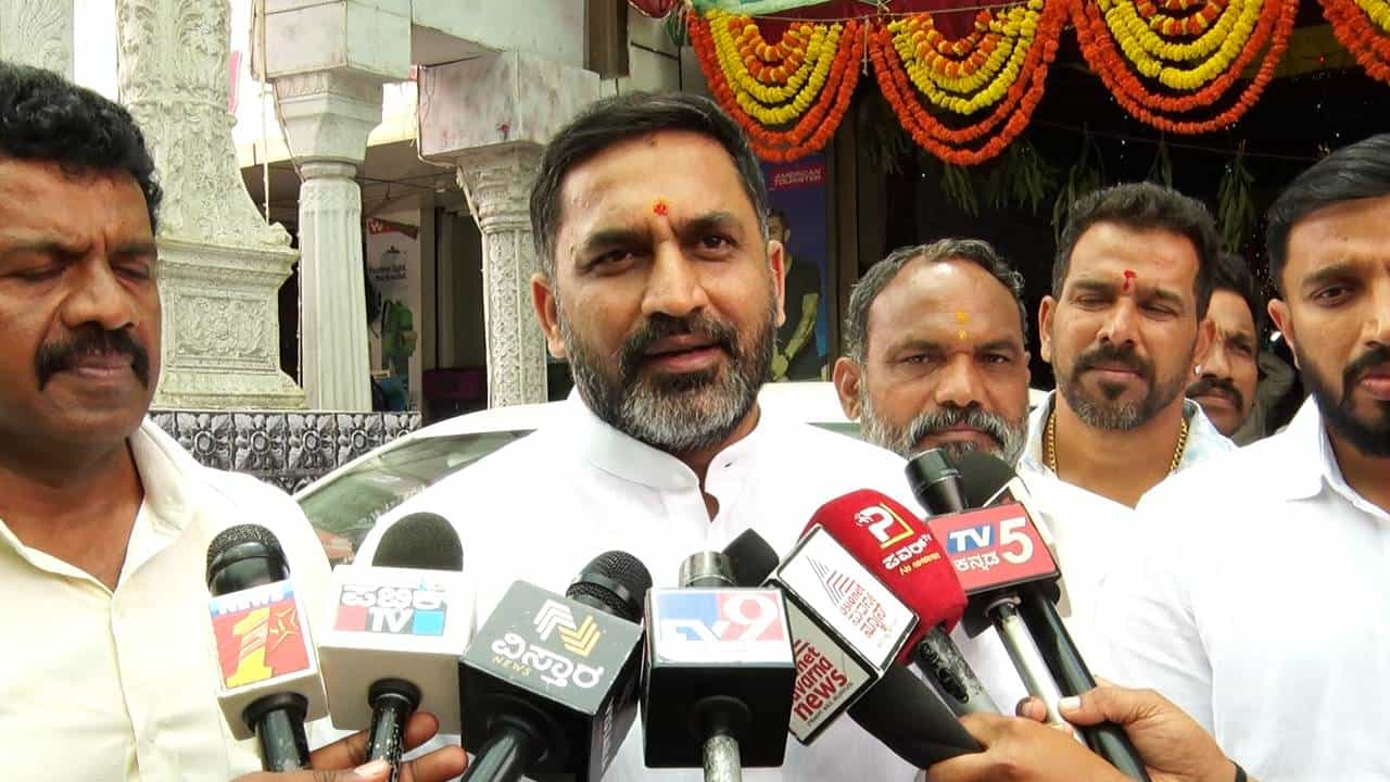 ಶಿವಮೊಗ್ಗ ಗಲಾಟೆ ಪ್ರಕರಣ; ಸಚಿವ ರಾಮಲಿಂಗಾರೆಡ್ಡಿ ಹೇಳಿಕೆಗೆ ಕಿಡಿಕಾರಿದ ಪ್ರೀತಂ ಗೌಡ ಶಿವಮೊಗ್ಗ ಗಲಾಟೆ ಪ್ರಕರಣ; ಸಚಿವ ರಾಮಲಿಂಗಾರೆಡ್ಡಿ ಹೇಳಿಕೆಗೆ ಕಿಡಿಕಾರಿದ ಪ್ರೀತಂ ಗೌಡ