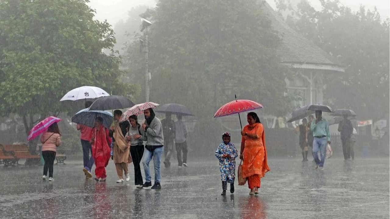 Karnataka Rain: ಮುಂದಿನ 24 ಗಂಟೆಗಳಲ್ಲಿ ಕರ್ನಾಟಕದ ಈ 7 ಜಿಲ್ಲೆಗಳಲ್ಲಿ ಮಳೆ ಜೋರು, ಯೆಲ್ಲೋ ಅಲರ್ಟ್​ ಘೋಷಣೆ