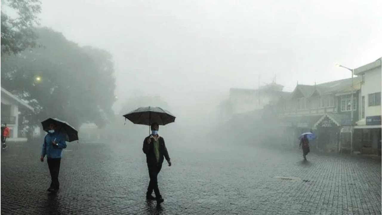Karnataka Rain: ಬೆಂಗಳೂರು ಸೇರಿದಂತೆ ದಕ್ಷಿಣ ಒಳನಾಡಿನ ಹಲವೆಡೆ ಅಕ್ಟೋಬರ್ 10ರಿಂದ ಭಾರಿ ಮಳೆ ಸಾಧ್ಯತೆ - Kannada News | Thundertorm with lightning likely to occur at isolated places over South Interior Karnataka on October 10 | TV9 Kannada