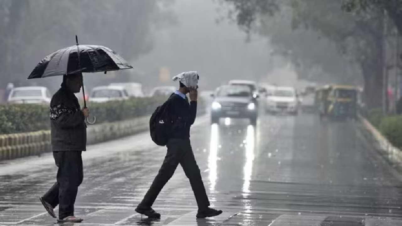 Karnataka Rain: ಮುಂದಿನ 24 ಗಂಟೆಗಳಲ್ಲಿ ಬೆಂಗಳೂರಿನಲ್ಲಿ ವರುಣನ ಆರ್ಭಟ ಜೋರು, ಯೆಲ್ಲೋ ಅಲರ್ಟ್​ ಘೋಷಣೆ