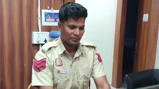ದಿನಕ್ಕೆ 10 ರೂ. ದುಡಿಯುತ್ತಿದ್ದ ದಿನಗೂಲಿ ನೌಕರ ಈಗ ಐಎಎಸ್ ಅಧಿಕಾರಿ! ದಿನಕ್ಕೆ 10 ರೂ. ದುಡಿಯುತ್ತಿದ್ದ ದಿನಗೂಲಿ ನೌಕರ ಈಗ ಐಎಎಸ್ ಅಧಿಕಾರಿ!