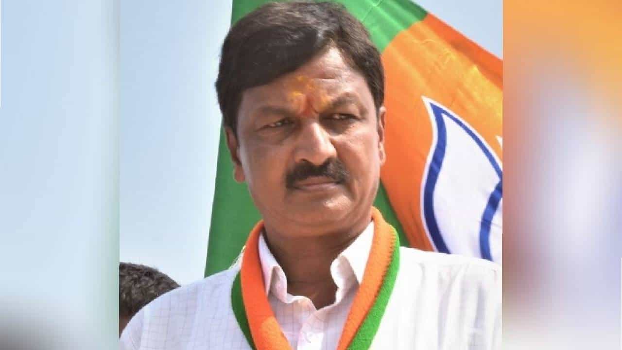 ಬಿಜೆಪಿ ಶಾಸಕ ರಮೇಶ್ ಜಾರಕಿಹೊಳಿ ವಿರುದ್ಧ ದೂರು ದಾಖಲು, ಕಾರಣವೇನು? ಬಿಜೆಪಿ ಶಾಸಕ ರಮೇಶ್ ಜಾರಕಿಹೊಳಿ ವಿರುದ್ಧ ದೂರು ದಾಖಲು, ಕಾರಣವೇನು?