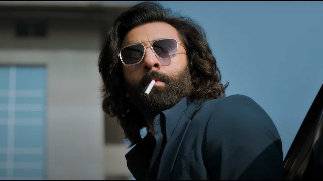 ‘ಅನಿಮಲ್’ ಸಿನಿಮಾಗಾಗಿ ಅರ್ಧದಷ್ಟು ಸಂಭಾವನೆ ಕಡಿತ ಮಾಡಿಕೊಂಡ ರಣಬೀರ್; ಒಟ್ಟೂ ಪಡೆದಿದ್ದೆಷ್ಟು? ‘ಅನಿಮಲ್’ ಸಿನಿಮಾಗಾಗಿ ಅರ್ಧದಷ್ಟು ಸಂಭಾವನೆ ಕಡಿತ ಮಾಡಿಕೊಂಡ ರಣಬೀರ್; ಒಟ್ಟೂ ಪಡೆದಿದ್ದೆಷ್ಟು?