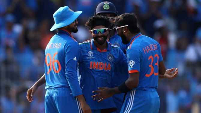 ಜಡೇಜಾ ಮ್ಯಾಜಿಕ್​ಗೆ ಕಾಂಗರೂಗಳ ಪೆವಿಲಿಯನ್ ಪರೇಡ್..!