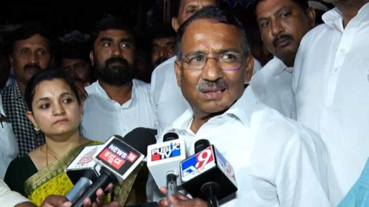 ಅಬಕಾರಿ ಇಲಾಖೆಯಲ್ಲಿ ನಡೆಯುತ್ತಿದೆ ಭ್ರಷ್ಟಾಚಾರ: ನಿಜ ಒಪ್ಪಿಕೊಂಡ ಸಚಿವ ತಿಮ್ಮಾಪುರ ಅಬಕಾರಿ ಇಲಾಖೆಯಲ್ಲಿ ನಡೆಯುತ್ತಿದೆ ಭ್ರಷ್ಟಾಚಾರ: ನಿಜ ಒಪ್ಪಿಕೊಂಡ ಸಚಿವ ತಿಮ್ಮಾಪುರ