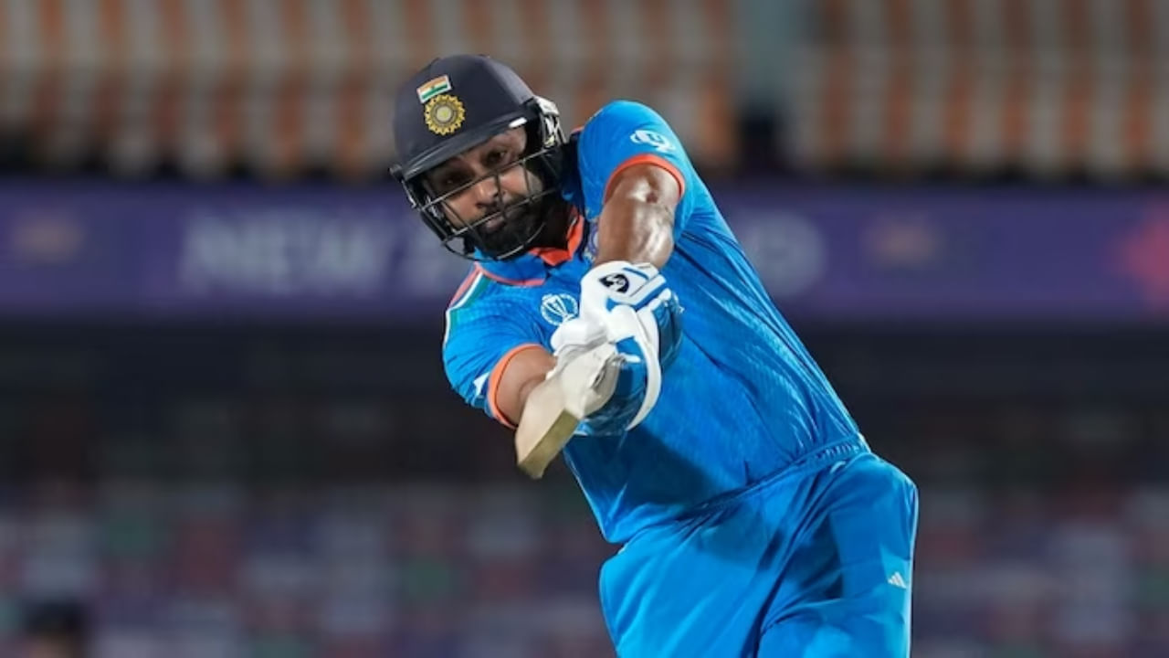 ಭಾರತ ತಂಡದ ನಾಯಕ ರೋಹಿತ್ ಶರ್ಮಾ ಭಾನುವಾರ ಲಕ್ನೋದಲ್ಲಿ ನಡೆಯುತ್ತಿರುವ ಇಂಗ್ಲೆಂಡ್ ವಿರುದ್ಧದ ಹಣಾಹಣಿಯಲ್ಲಿ ಸ್ಮರಣೀಯ ದಾಖಲೆಯೊಂದನ್ನು ಬರೆದಿದ್ದಾರೆ.