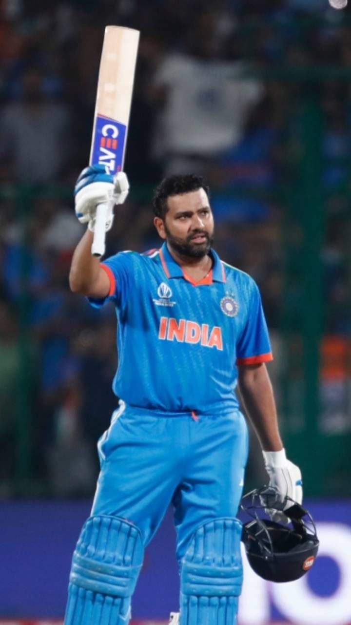 ವಿಶ್ವಕಪ್'ನಲ್ಲಿ ಭಾನುವಾರ ಇಂಗ್ಲೆಂಡ್ ವಿರುದ್ಧದ ಪಂದ್ಯದಲ್ಲಿ ರೋಹಿತ್ ಶರ್ಮಾ 87 ರನ್ ಸಿಡಿಸಿ ಹಲವು ದಾಖಲೆ ನಿರ್ಮಿಸಿದರು.