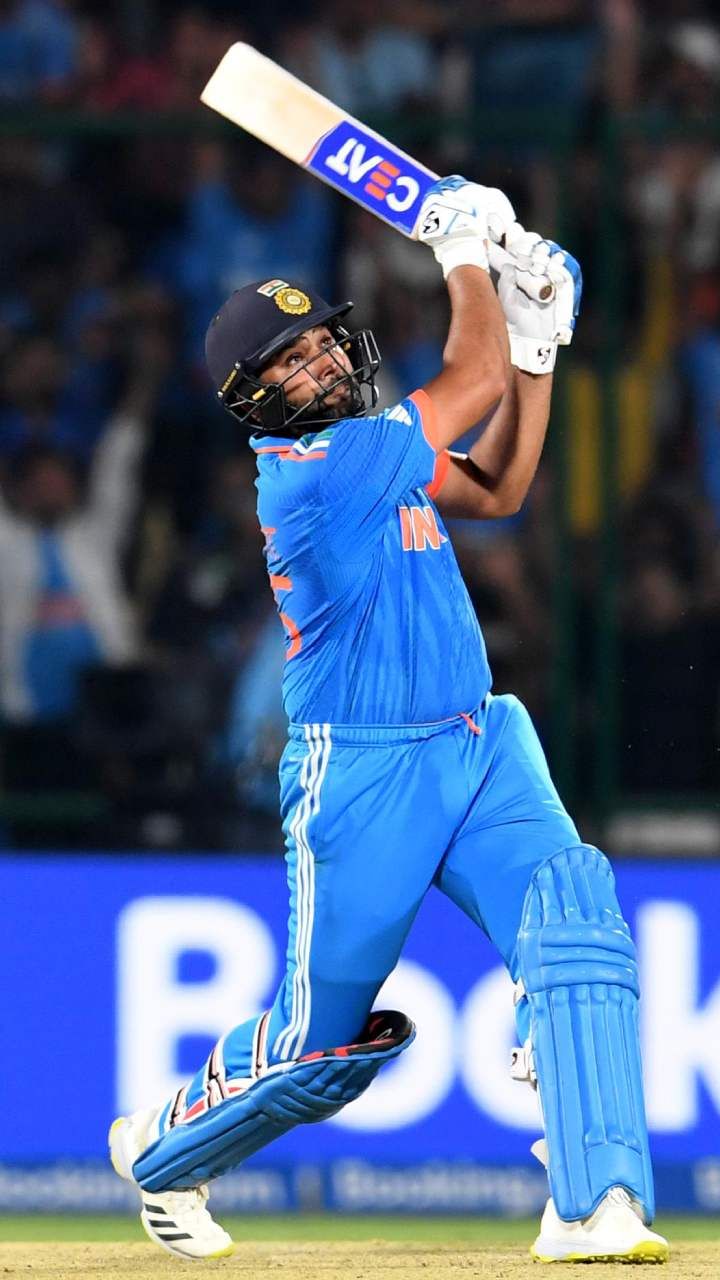 ಆದರೆ, ಅದ್ಭುತ ಬ್ಯಾಟಿಂಗ್ ಪ್ರದರ್ಶನ ತೋರಿದ ಟೀಮ್ ಇಂಡಿಯಾ ನಾಯಕ ರೋಹಿತ್ ಶರ್ಮಾ ಅವರಿಗೆ ಪಂದ್ಯಶ್ರೇಷ್ಠ ಪ್ರಶಸ್ತಿ ಸಿಕ್ಕಿಲ್ಲ.