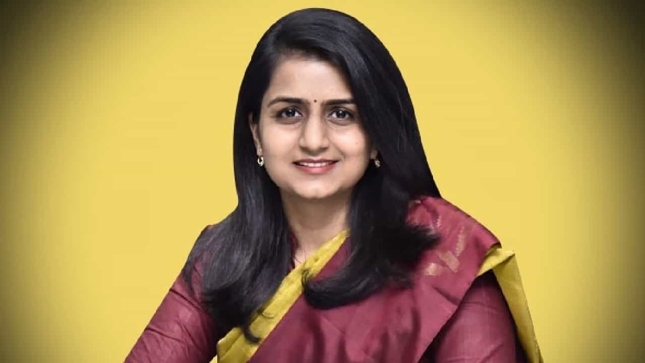 Success Story: 16ನೇ ವರ್ಷದಲ್ಲೇ ಶ್ರವಣ ಶಕ್ತಿ ಕಳೆದುಕೊಂಡ ಸೌಮ್ಯ ಈಗ ಐಎಎಸ್ ಅಧಿಕಾರಿ Success Story: 16ನೇ ವರ್ಷದಲ್ಲೇ ಶ್ರವಣ ಶಕ್ತಿ ಕಳೆದುಕೊಂಡ ಸೌಮ್ಯ ಈಗ ಐಎಎಸ್ ಅಧಿಕಾರಿ