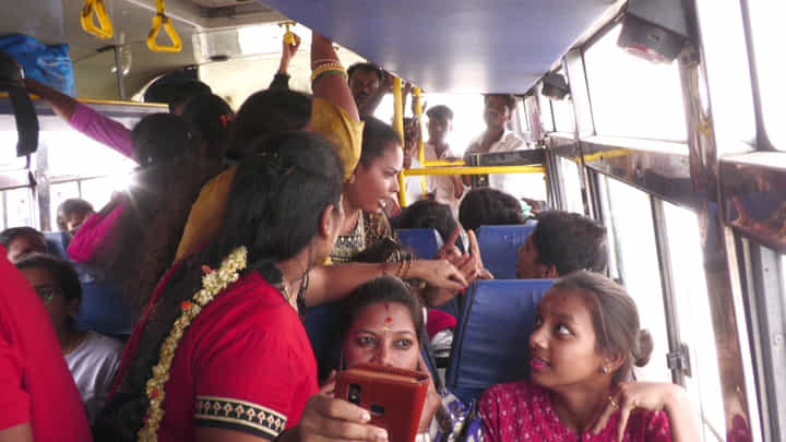 ಚಿಕ್ಕಬಳ್ಳಾಪುರ: ಬಸ್ ಟಾಪ್ ಕಿತ್ತುಹೋಗುವಂತೆ ಸೀಟಿಗಾಗಿ ಮಹಿಳೆಯರ ಕಿತ್ತಾಟ -ಉಚಿತ ಪ್ರಯಾಣದ ಶಕ್ತಿ ಯೋಜನೆ ಎಫೆಕ್ಟ್! ಚಿಕ್ಕಬಳ್ಳಾಪುರ: ಬಸ್ ಟಾಪ್ ಕಿತ್ತುಹೋಗುವಂತೆ ಸೀಟಿಗಾಗಿ ಮಹಿಳೆಯರ ಕಿತ್ತಾಟ -ಉಚಿತ ಪ್ರಯಾಣದ ಶಕ್ತಿ ಯೋಜನೆ ಎಫೆಕ್ಟ್!