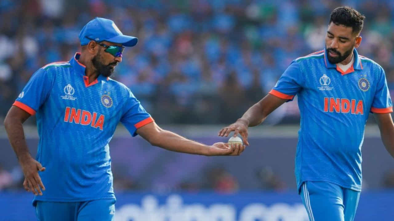 IND vs ENG: ಶಮಿ, ಸಿರಾಜ್ ಅಥವಾ ಅಶ್ವಿನ್? ಇಂಗ್ಲೆಂಡ್ ವಿರುದ್ಧ ಯಾರಿಗೆ ಮಣೆ ಹಾಕಲಿದ್ದಾರೆ ರೋಹಿತ್? IND vs ENG: ಶಮಿ, ಸಿರಾಜ್ ಅಥವಾ ಅಶ್ವಿನ್? ಇಂಗ್ಲೆಂಡ್ ವಿರುದ್ಧ ಯಾರಿಗೆ ಮಣೆ ಹಾಕಲಿದ್ದಾರೆ ರೋಹಿತ್?