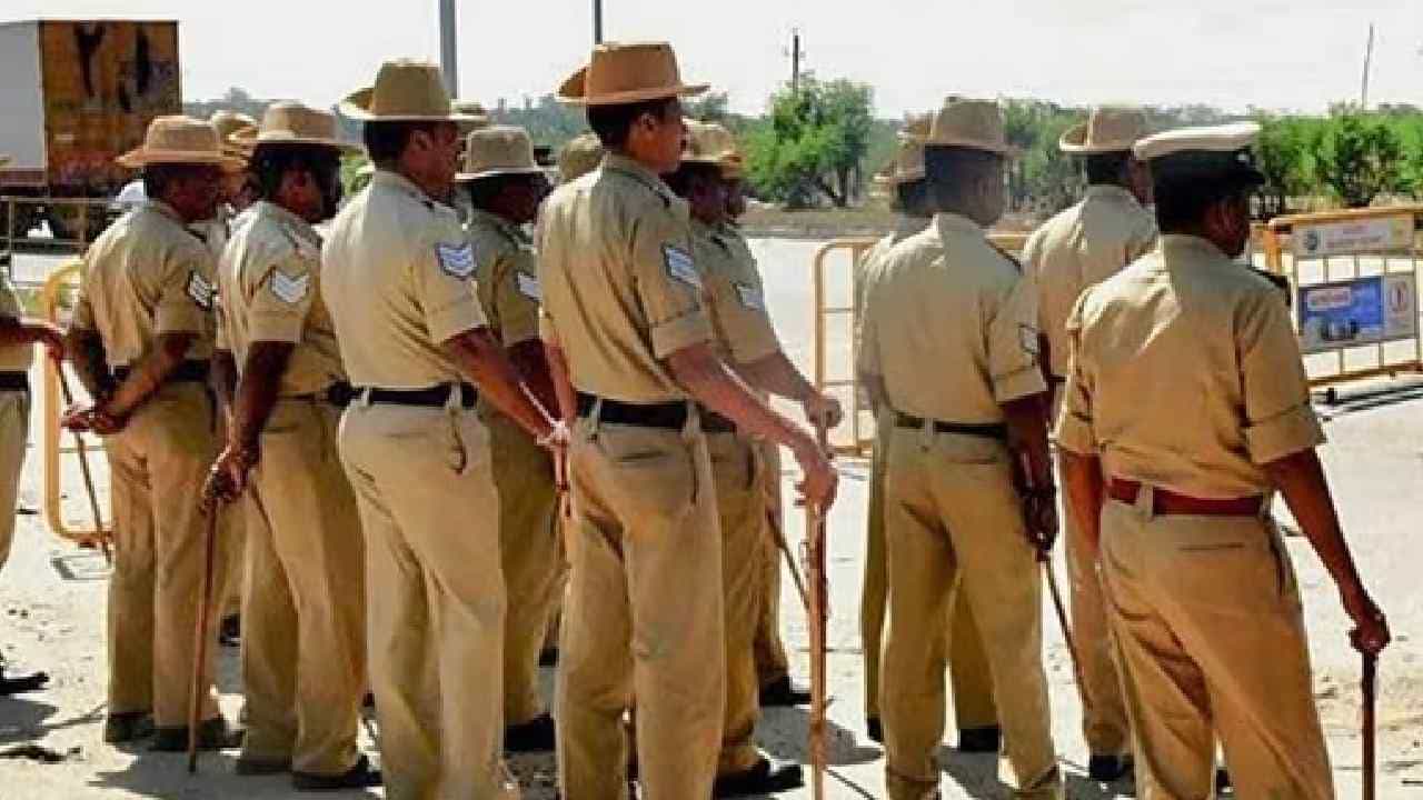 ಶಿವಮೊಗ್ಗದ ರಾಗಿಗುಡ್ಡದಲ್ಲಿ ಭಯದ ವಾತಾವರಣ, ನಗರದಲ್ಲಿ ನಿಷೇಧಾಜ್ಞೆ ಮುಂದುವರಿಕೆ ಶಿವಮೊಗ್ಗದ ರಾಗಿಗುಡ್ಡದಲ್ಲಿ ಭಯದ ವಾತಾವರಣ, ನಗರದಲ್ಲಿ ನಿಷೇಧಾಜ್ಞೆ ಮುಂದುವರಿಕೆ