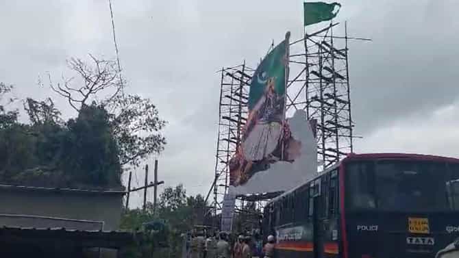 ಈದ್ ಮಿಲಾದ್​ ಕಟೌಟ್ ವಿವಾದ: ಶೇರ್ ಟಿಪ್ಪು ಎಂದು ರಕ್ತದಲ್ಲೇ ಬರೆದ ಯುವಕ