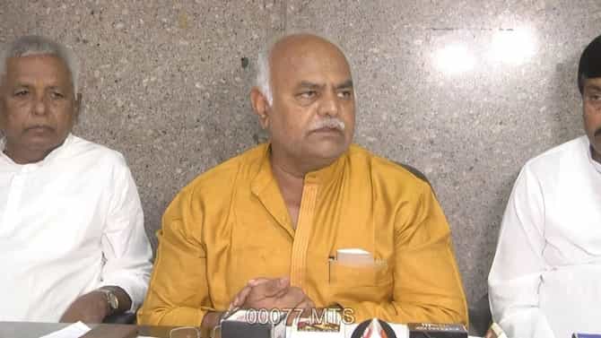 ಸಚಿವ ಶಿವಾನಂದ ಪಾಟೀಲ್ ಮೇಲೆ ನೋಟುಗಳ ಸುರಿಮಳೆ: ಸಚಿವರ ಸಮರ್ಥನೆ ಹೀಗಿದೆ