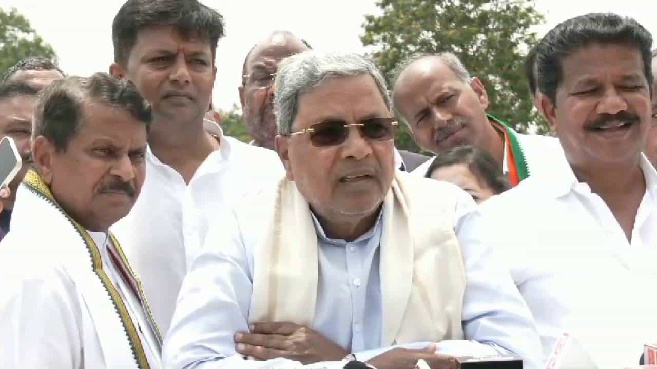 ಚಿತ್ರದುರ್ಗ: ಕಲುಷಿತ ನೀರು ಸೇವಿಸಿ ಮೃತಪಟ್ಟ ಕುಟುಂಬಸ್ಥರಿಗೆ ಉದ್ಯೋಗ ನೀಡುವುದಾಗಿ ಸಿಎಂ ಭರವಸೆ