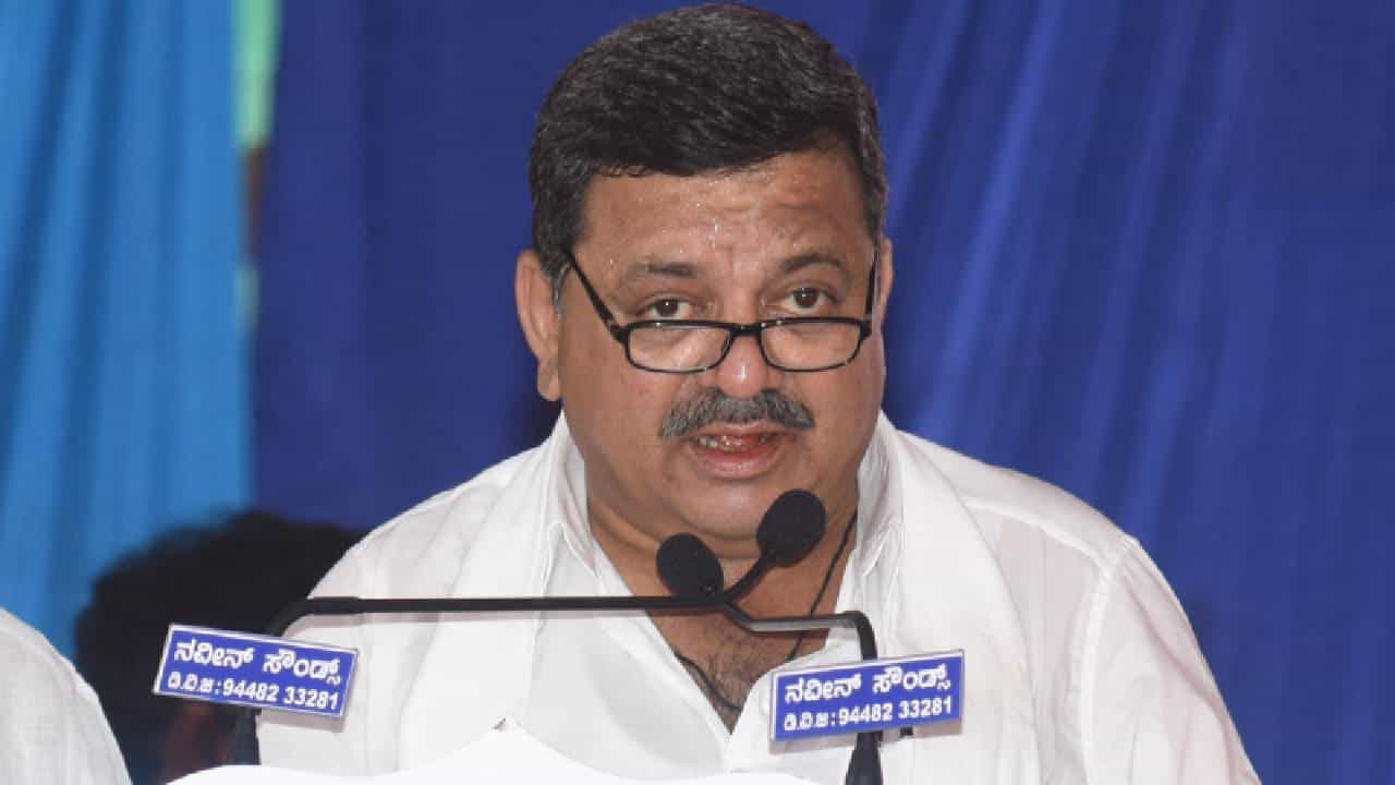 ಲಿಂಗಾಯತ ಅಧಿಕಾರಿಗಳಿಗೆ ಯಾವುದೇ ಸಮಸ್ಯೆ ಆಗಿಲ್ಲ: ಶಾಮನೂರು ಪುತ್ರ ಸಚಿವ ಮಲ್ಲಿಕಾರ್ಜುನ ಸ್ಪಷ್ಟನೆ ಲಿಂಗಾಯತ ಅಧಿಕಾರಿಗಳಿಗೆ ಯಾವುದೇ ಸಮಸ್ಯೆ ಆಗಿಲ್ಲ: ಶಾಮನೂರು ಪುತ್ರ ಸಚಿವ ಮಲ್ಲಿಕಾರ್ಜುನ ಸ್ಪಷ್ಟನೆ