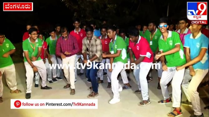 ನೆಹರು ತಾರಾಲಯದಲ್ಲಿ ಚಂದ್ರಗ್ರಹಣ ವೀಕ್ಷಣೆಗೆ ಬಂದ ವಿದ್ಯಾರ್ಥಿಗಳ ಜೋಶ್ನೋಡಿ ನೆಹರು ತಾರಾಲಯದಲ್ಲಿ ಚಂದ್ರಗ್ರಹಣ ವೀಕ್ಷಣೆಗೆ ಬಂದ ವಿದ್ಯಾರ್ಥಿಗಳ ಜೋಶ್ನೋಡಿ