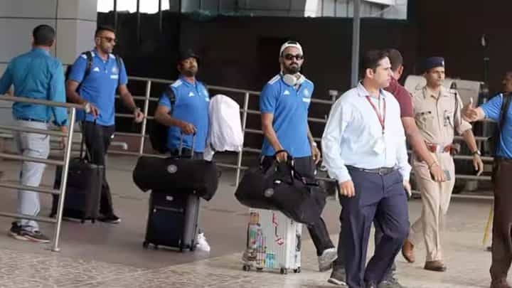 IND vs BAN, ICC World Cup: ಬಾಂಗ್ಲಾ ಟಾರ್ಗೆಟ್: ಮುಂದಿನ ಪಂದ್ಯಕ್ಕಾಗಿ ಪುಣೆ ತಲುಪಿದ ಟೀಮ್ ಇಂಡಿಯಾ ಆಟಗಾರರು IND vs BAN, ICC World Cup: ಬಾಂಗ್ಲಾ ಟಾರ್ಗೆಟ್: ಮುಂದಿನ ಪಂದ್ಯಕ್ಕಾಗಿ ಪುಣೆ ತಲುಪಿದ ಟೀಮ್ ಇಂಡಿಯಾ ಆಟಗಾರರು