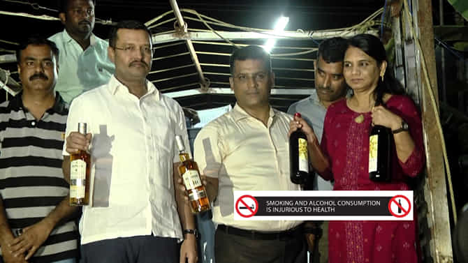 ಪುಷ್ಪ ಮಾದರಿಯಲ್ಲಿ ಅಕ್ರಮವಾಗಿ ಮದ್ಯ ಸಾಗಾಟ ಹೈಟೆಕ್ ಜಾಲ ಪತ್ತೆ