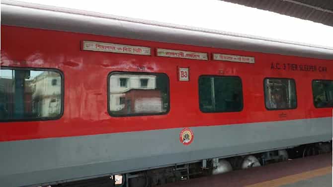 ರೈಲಿನ ಕೋಚ್ ಅಟೆಂಡೆಂಟ್ ಜತೆ ಜಗಳ, ಗುಂಡು ಹಾರಿಸಿದ ಪ್ರಯಾಣಿಕ
