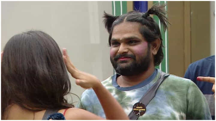BBK 10: ತುಕಾಲಿ ಸಂತೋಷ್ ವೇಷ ನೋಡಿ ದೃಷ್ಟಿ ತೆಗೆಯೋಕೆ ಬಂದ ಮನೆ ಮಂದಿ; ಸೀರೆ ಉಡಿಸೋದು ಬಾಕಿ BBK 10: ತುಕಾಲಿ ಸಂತೋಷ್ ವೇಷ ನೋಡಿ ದೃಷ್ಟಿ ತೆಗೆಯೋಕೆ ಬಂದ ಮನೆ ಮಂದಿ; ಸೀರೆ ಉಡಿಸೋದು ಬಾಕಿ
