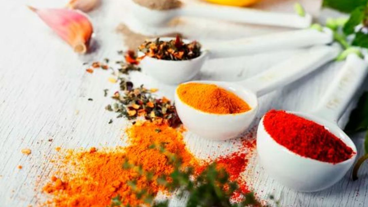 Spices For Acidity: ಅಡುಗೆ ಮನೆಯಲ್ಲಿ ಲಭ್ಯವಿರುವ ಈ ಐದು ಮಸಾಲೆ ಪದಾರ್ಥಗಳು ಅಸಿಡಿಟಿ ಸಮಸ್ಯೆಗೆ ಪರಿಹಾರ 