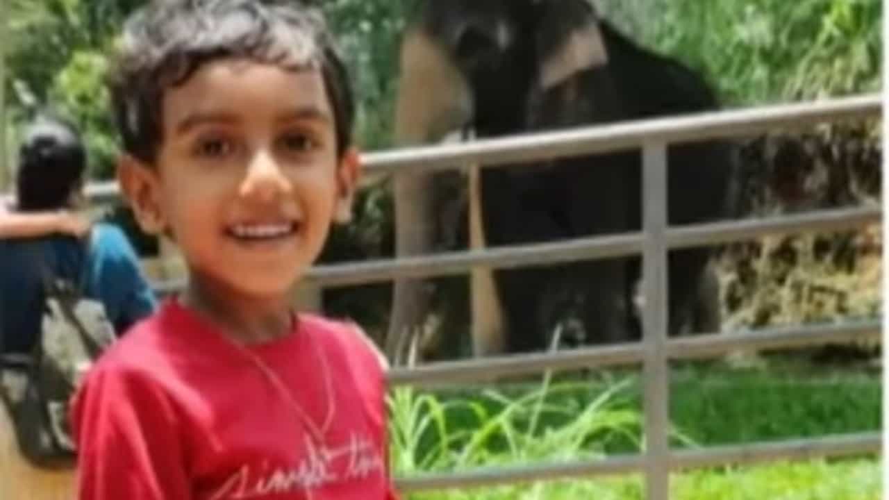 ಕೇರಳ: ಅಪಹರಣಕ್ಕೊಳಗಾದ 6ರ ಹರೆಯದ ಬಾಲಕಿ 21 ಗಂಟೆಗಳ ನಂತರ ಪತ್ತೆ ಕೇರಳ: ಅಪಹರಣಕ್ಕೊಳಗಾದ 6ರ ಹರೆಯದ ಬಾಲಕಿ 21 ಗಂಟೆಗಳ ನಂತರ ಪತ್ತೆ