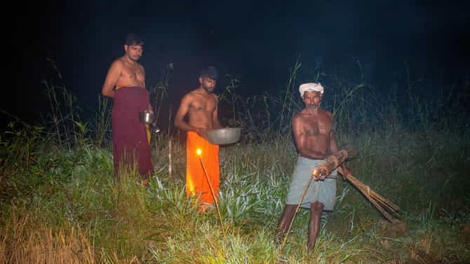 ತುಳುನಾಡಿನಲ್ಲಿ ರಾಜ ಬಲಿಯೇಂದ್ರನನ್ನು ಕೂ ಎಂದು ಪ್ರತಿಧ್ವನಿಸುತ್ತಾ ಸ್ವಾಗತ