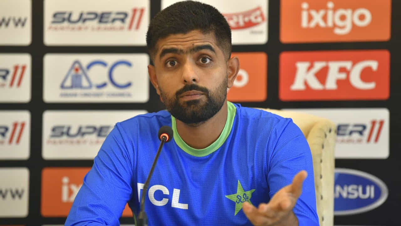 ‘ಎಲ್ಲರ ಬಳಿಯೂ ನನ್ನ ನಂಬರ್ ಇದೆ’; ಪತ್ರಿಕಾಗೋಷ್ಠಿಯಲ್ಲಿ ಮಾಜಿ ಆಟಗಾರರ ವಿರುದ್ಧ ಸಿಟ್ಟಾದ ಬಾಬರ್..! ‘ಎಲ್ಲರ ಬಳಿಯೂ ನನ್ನ ನಂಬರ್ ಇದೆ’; ಪತ್ರಿಕಾಗೋಷ್ಠಿಯಲ್ಲಿ ಮಾಜಿ ಆಟಗಾರರ ವಿರುದ್ಧ ಸಿಟ್ಟಾದ ಬಾಬರ್..!