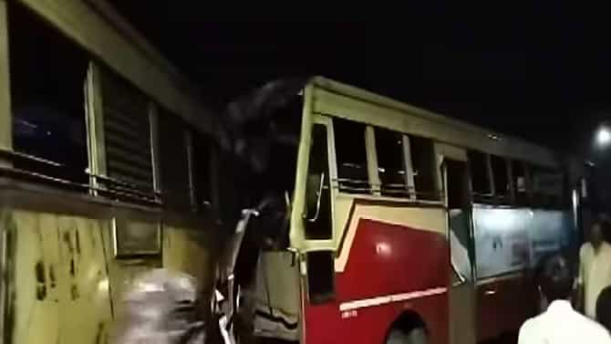ಕೇರಳ: ಎರಡು ಕೆಎಸ್​ಆರ್​ಟಿಸಿ ಬಸ್​ಗಳ​ ನಡುವೆ ಅಪಘಾತ, 30ಮಂದಿಗೆ ಗಾಯ