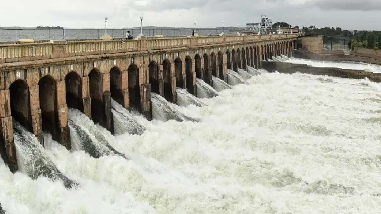 ಕರ್ನಾಟಕಕ್ಕೆ  ಹೊಡೆತದ ಮೇಲೆ ಹೊಡೆತ: ಮತ್ತೆ ತಮಿಳುನಾಡಿಗೆ ಕಾವೇರಿ ನಿರು ಹರಿಸಲು ಸೂಚನೆ