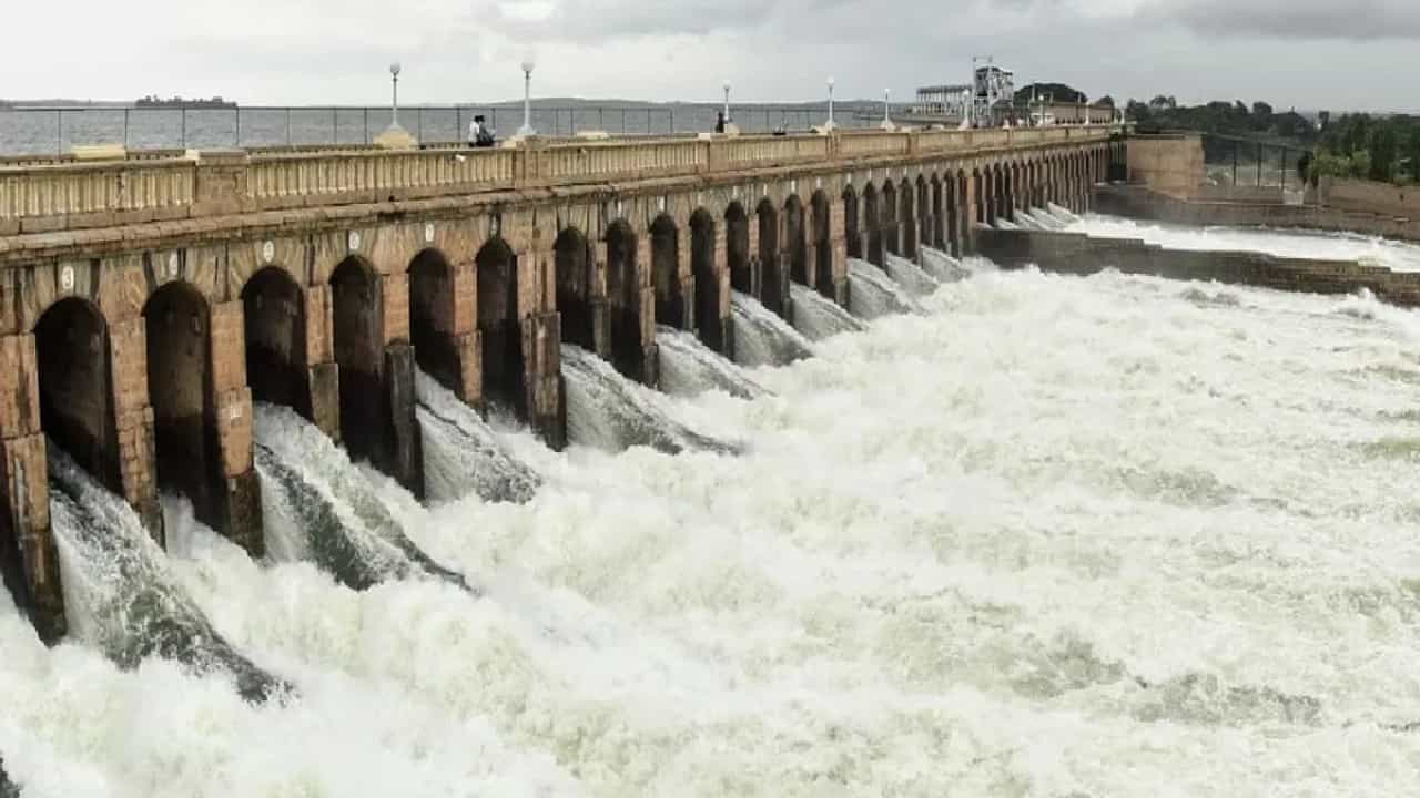 ಕಾವೇರಿ ನೀರು ನಿರ್ವಹಣಾ ಪ್ರಾಧಿಕಾರ ಸಭೆಯಲ್ಲಿ ಕರ್ನಾಟಕಕ್ಕೆ ಹಿನ್ನಡೆ: ತಮಿಳುನಾಡಿಗೆ 2600 ಕ್ಯೂಸೆಕ್ ನೀರು ಹರಿಸುವಂತೆ ಆದೇಶ ಕಾವೇರಿ ನೀರು ನಿರ್ವಹಣಾ ಪ್ರಾಧಿಕಾರ ಸಭೆಯಲ್ಲಿ ಕರ್ನಾಟಕಕ್ಕೆ ಹಿನ್ನಡೆ: ತಮಿಳುನಾಡಿಗೆ 2600 ಕ್ಯೂಸೆಕ್ ನೀರು ಹರಿಸುವಂತೆ ಆದೇಶ