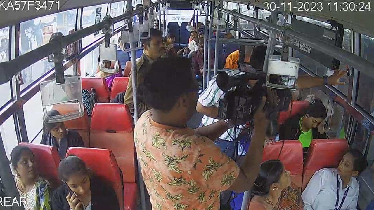 ಐದು ಸಾವಿರ ಬಿಎಂಟಿಸಿ ಬಸ್ಗಳಿಗೆ ಸಿಸಿ ಕ್ಯಾಮೆರಾ, ಪ್ಯಾನಿಕ್ ಬಟನ್ ಅಳವಡಿಕೆ, ಹೇಗೆ ಕಾರ್ಯನಿರ್ವಹಿಸುತ್ತದೆ ಎಂದುದು ಇಲ್ಲಿದೆ ಐದು ಸಾವಿರ ಬಿಎಂಟಿಸಿ ಬಸ್ಗಳಿಗೆ ಸಿಸಿ ಕ್ಯಾಮೆರಾ, ಪ್ಯಾನಿಕ್ ಬಟನ್ ಅಳವಡಿಕೆ, ಹೇಗೆ ಕಾರ್ಯನಿರ್ವಹಿಸುತ್ತದೆ ಎಂದುದು ಇಲ್ಲಿದೆ