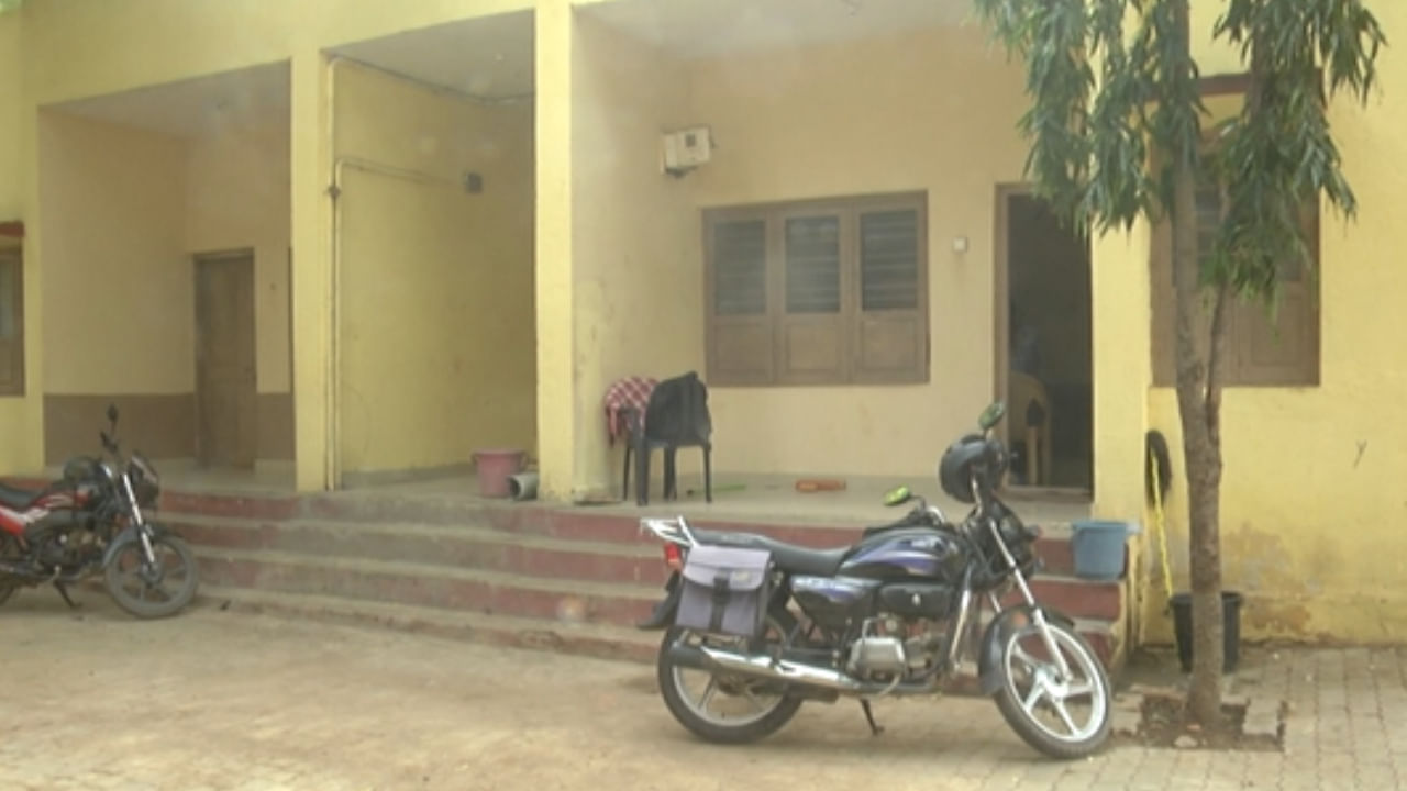 ಸರ್ಕಾರಿ ಬಾಲಕರ ಬಾಲ ಮಂದಿರದಲ್ಲಿ ಮಕ್ಕಳಿಗಿಲ್ಲ ರಕ್ಷಣೆ: ಅನುಮಾನಕ್ಕೆ ಕಾರಣವಾಯ್ತು ಅಧಿಕಾರಿಗಳ ಹೇಳಿಕೆ! ಸರ್ಕಾರಿ ಬಾಲಕರ ಬಾಲ ಮಂದಿರದಲ್ಲಿ ಮಕ್ಕಳಿಗಿಲ್ಲ ರಕ್ಷಣೆ: ಅನುಮಾನಕ್ಕೆ ಕಾರಣವಾಯ್ತು ಅಧಿಕಾರಿಗಳ ಹೇಳಿಕೆ!