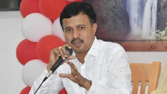 ರಾಜ್ಯ ಸರ್ಕಾರಿ ನೌಕರರ ಸಂಘದ ಅಧ್ಯಕ್ಷ ಷಡಕ್ಷರಿ ಶಿವಮೊಗ್ಗದಿಂದ ಎತ್ತಂಗಡಿ