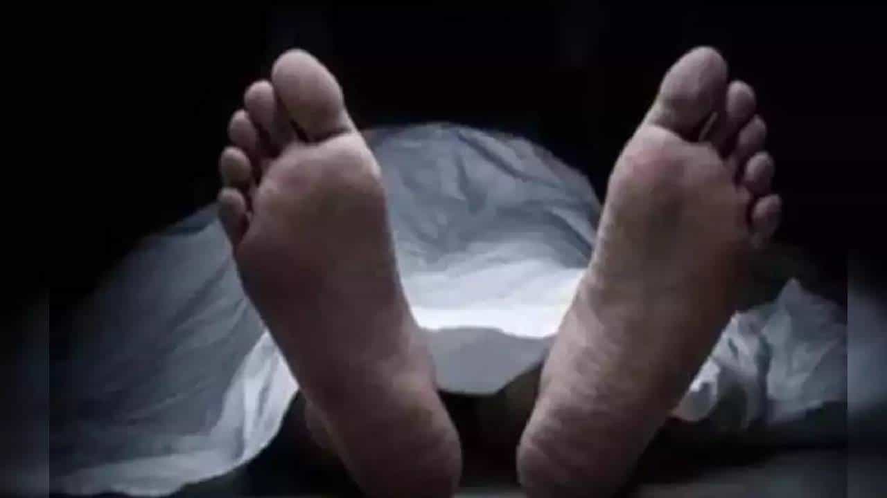 ಮಧ್ಯಪ್ರದೇಶ: ಮೊದಲು ಬೆರಳು ಕತ್ತರಿಸಿ ಬಳಿಕ ವ್ಯಕ್ತಿಯನ್ನೇ ಕೊಂದ ತಾಂತ್ರಿಕರು ಮಧ್ಯಪ್ರದೇಶ: ಮೊದಲು ಬೆರಳು ಕತ್ತರಿಸಿ ಬಳಿಕ ವ್ಯಕ್ತಿಯನ್ನೇ ಕೊಂದ ತಾಂತ್ರಿಕರು