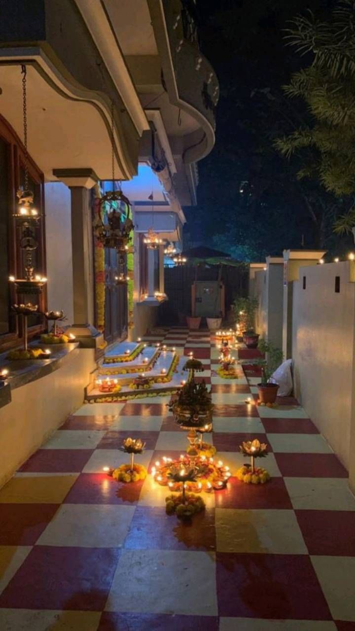 ಕೆಲ ವಸ್ತುಗಳನ್ನು ಮನೆಯಿಂದ ಹೊರಗೆ ಎಸೆಯುವುದರಿಂದ ಲಕ್ಷ್ಮಿ ದೇವಿಯ ಕೋಪಕ್ಕೆ ಗುರಿಯಾಗುತ್ತೀರಿ ಎಂದು ಹೇಳಲಾಗುತ್ತದೆ.