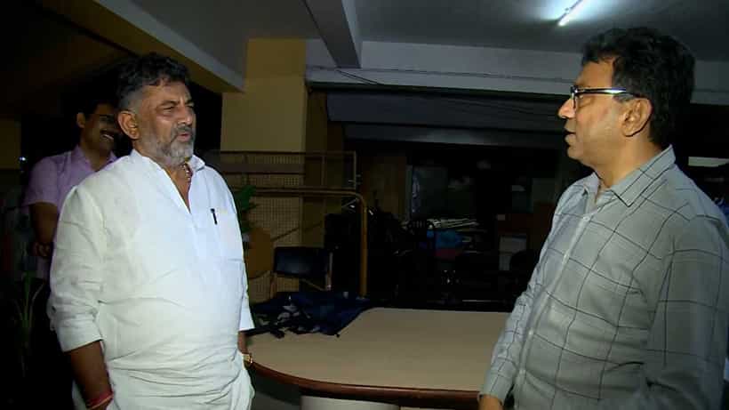 ಮಳೆ ಸೃಷ್ಟಿಸಿದ ಅವಾಂತರ ಬಗ್ಗೆ ಮಾಹಿತಿ ಪಡೆದ ಡಿಕೆ ಶಿವಕುಮಾರ್; ನಗರಾಭಿವೃದ್ಧಿ ಸಚಿವರ ನೈಟ್ ರೌಡ್ಸ್, ಬಿಬಿಎಂಪಿ ಅಧಿಕಾರಿಗಳಿಗೆ ಕ್ಲಾಸ್