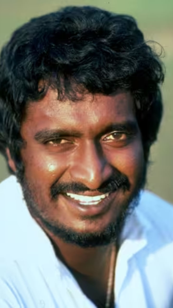 12 ಪಂದ್ಯಗಳಲ್ಲಿ ನಾಯಕತ್ವವಹಿಸಿದ್ದ ದುಲೀಪ್ ಮೆಂಡಿಸ್ ಅವರು 11 ಪಂದ್ಯಗಳಲ್ಲಿ ಸೋಲನ್ನು ಎದುರಿಸಿದ್ದರು.
