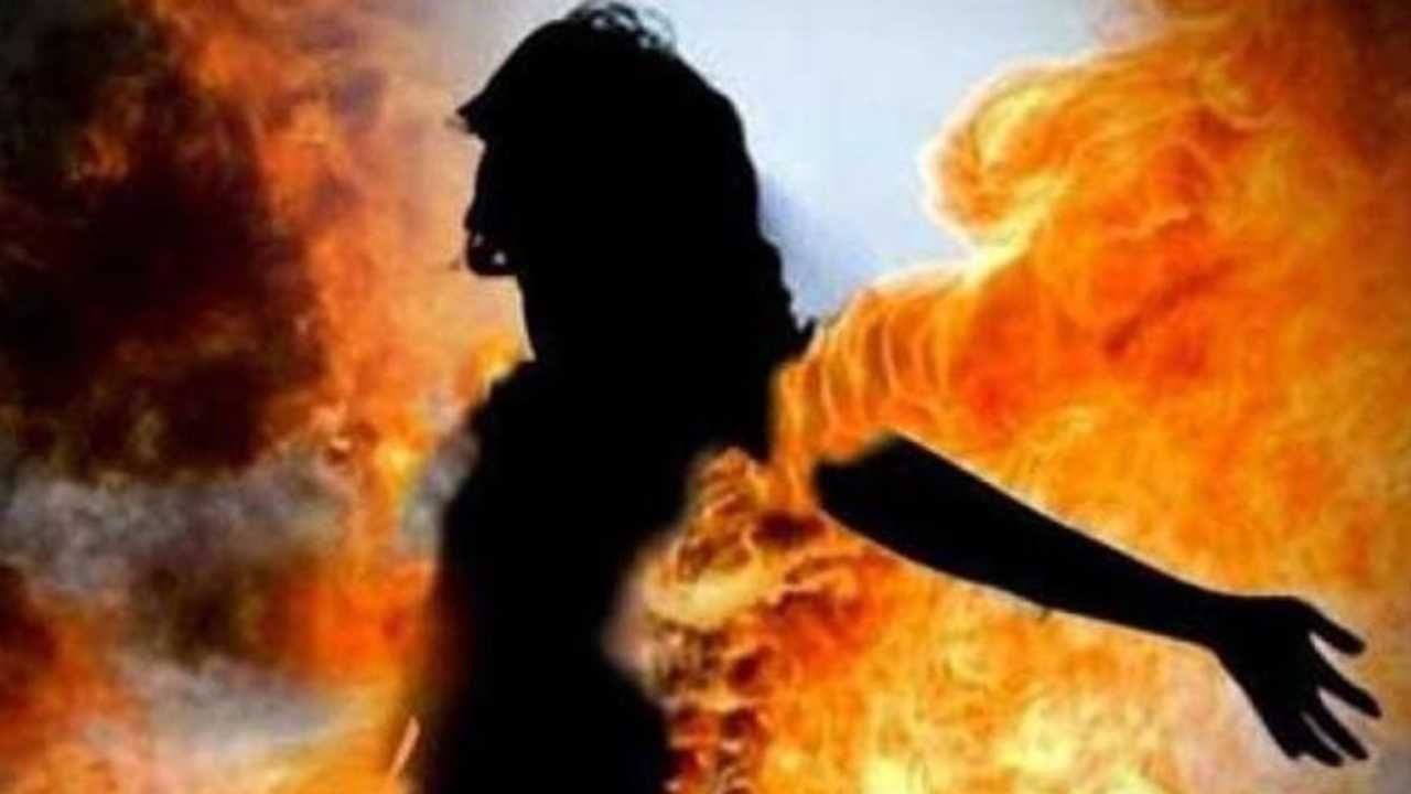 ಅನುಮಾನವೆಂಬ ಪಿಶಾಚಿ, ಪತ್ನಿಯ ಮುಖಕ್ಕೆ ಪೆಟ್ರೋಲ್ ಎರಚಿ ಬೆಂಕಿ ಹಚ್ಚಿದ ಪತಿ