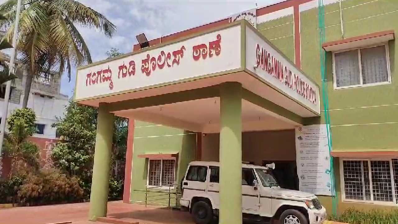 ಬೆಂಗಳೂರು: ವಿದೇಶಿಗರಿಗೆ ನಕಲಿ ದಾಖಲಾತಿಗಳನ್ನು ತಯಾರಿಸಿಕೊಡುತ್ತಿದ್ದ ವ್ಯಕ್ತಿ ಅರೆಸ್ಟ್
