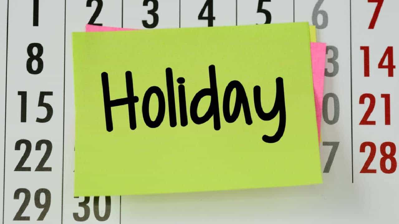 Karnataka Govt Holidays 2024: 2024ನೇ ಸಾಲಿನ ಸಾರ್ವತ್ರಿಕ ರಜಾ ದಿನಗಳ ಪಟ್ಟಿ ಇಲ್ಲಿದೆ ನೋಡಿ