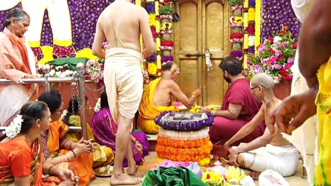 ಹಾಸನಾಂಬೆ ದೇವಾಲಯದ ಗರ್ಭಗುಡಿ ಬಾಗಿಲು ಓಪನ್